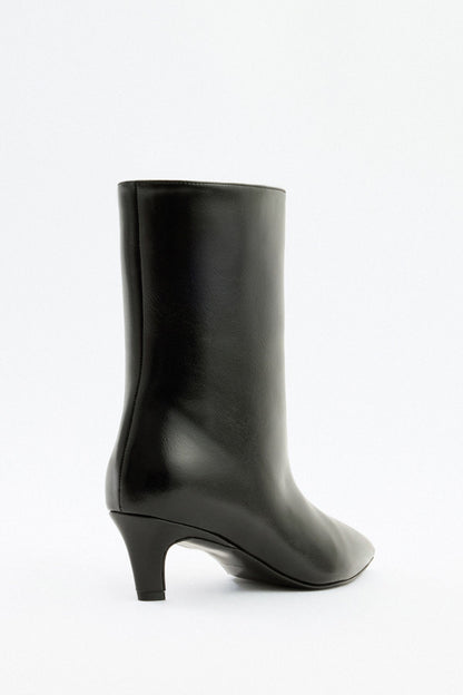 Ankle boots 10