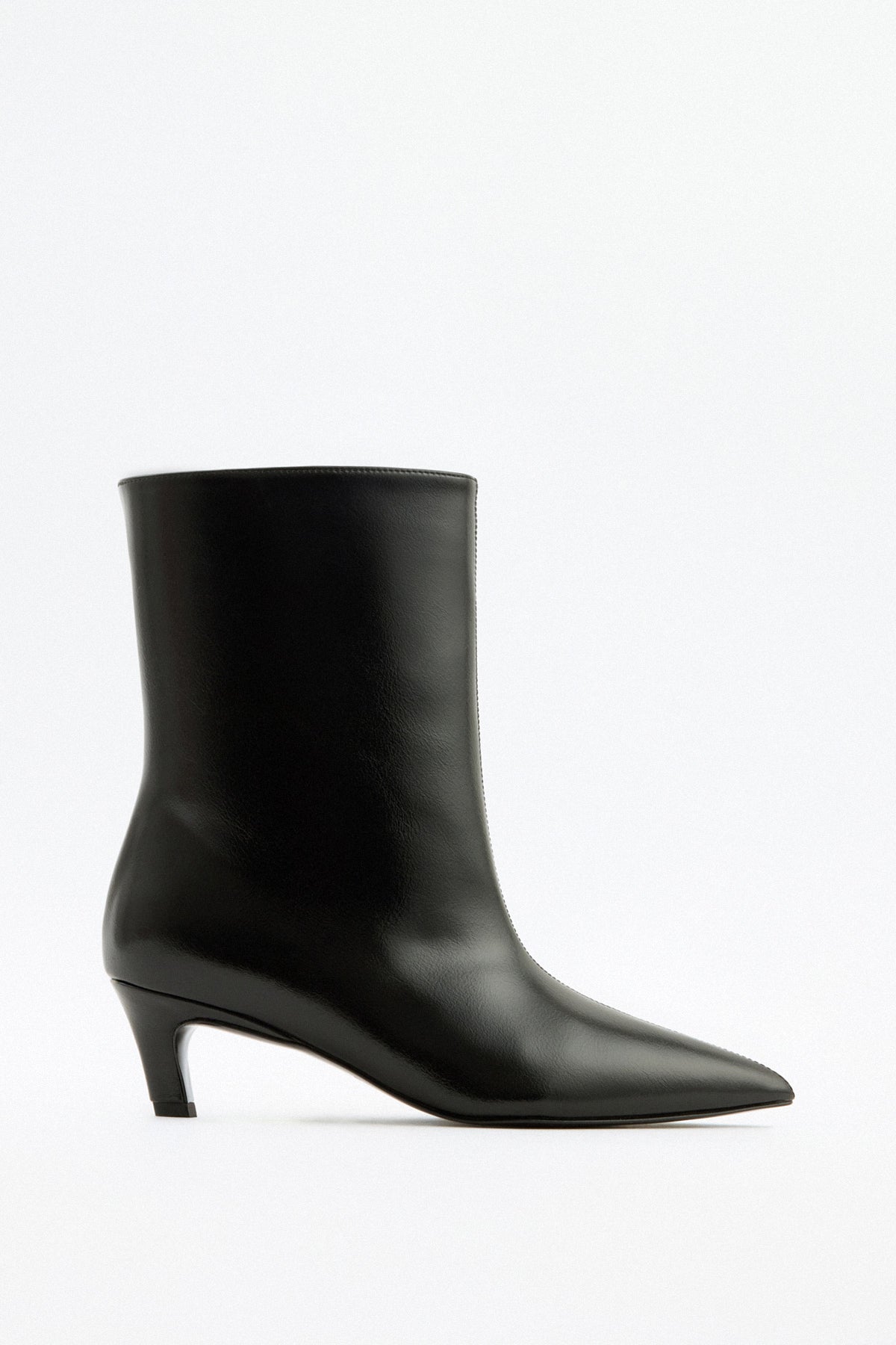Ankle boots 11