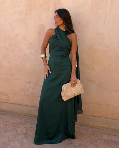 magnific fullbody fashion photograph of the referenced woma 60190